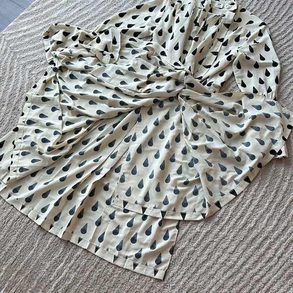 Dress (asymmetric) - Picture 13 of 14